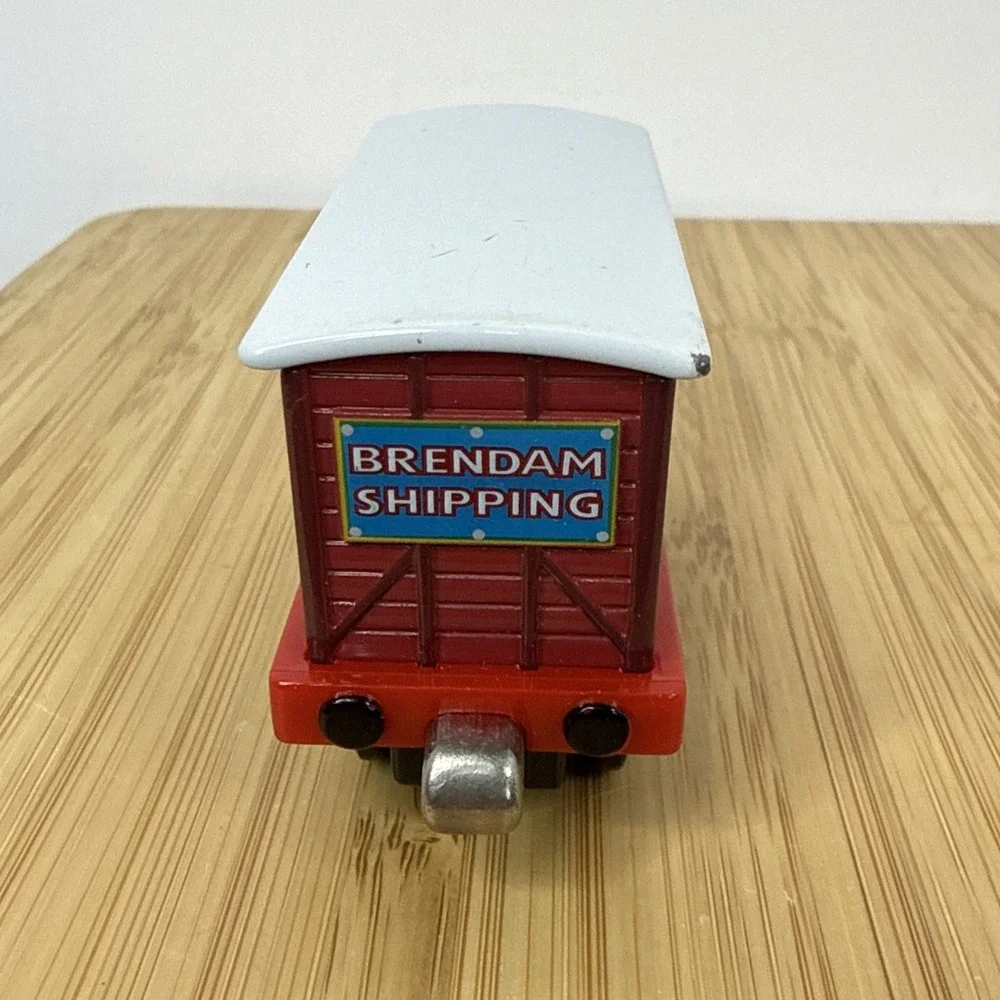 Thomas and Friends Box Car Brendam Shipping Magic Cargo Flip Door‎ Diecast Train